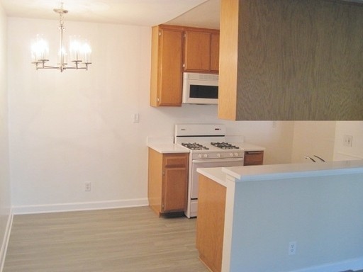 1 bed, 1 bath, 648 sqft, $2,100