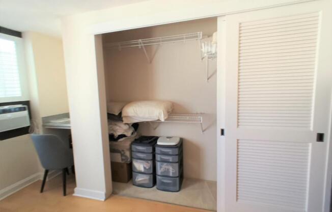 2 beds, 2 baths, 941 sqft, $3,700