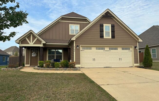 For Rent in Prattville with Community Pool!!!