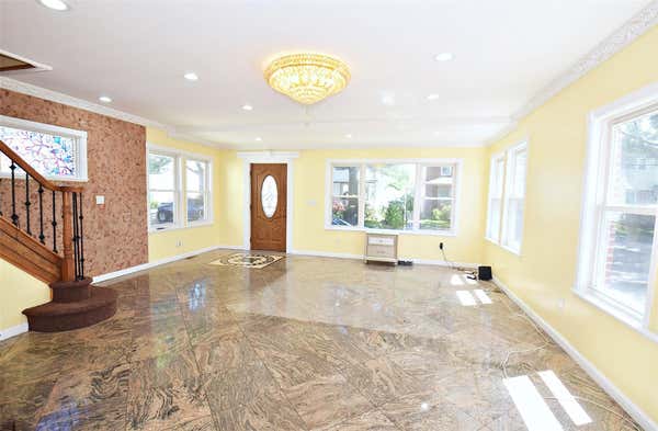 18 BROKAW AVE