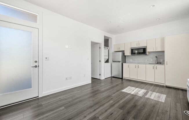 1 bed, 1 bath, 495 sqft, $2,495