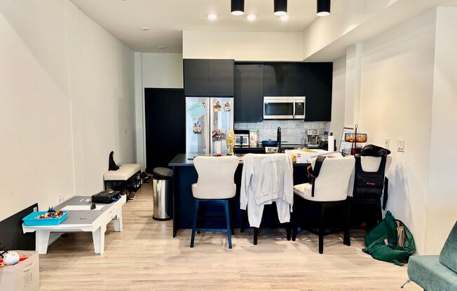 1 bed, 1 bath, 786 sqft, $1,800, Unit 306