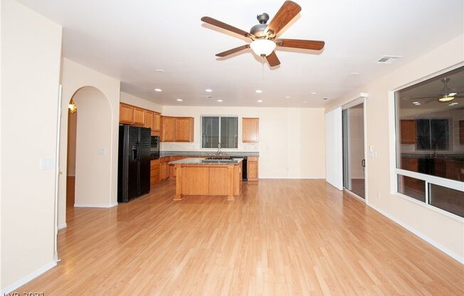 Beautiful open floor plan in Gated Summerlin Community