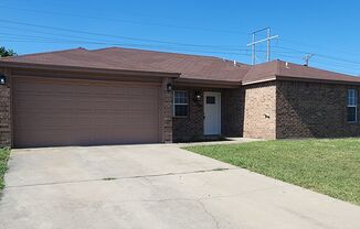 4 beds, 2 baths, $1,600