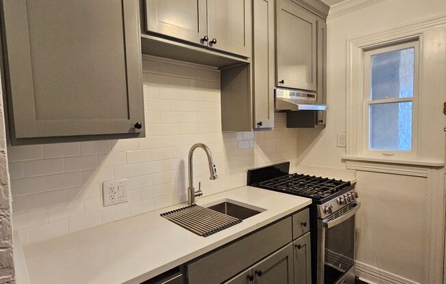 1 bed, 1 bath, 900 sqft, $1,200, Unit 1412-1