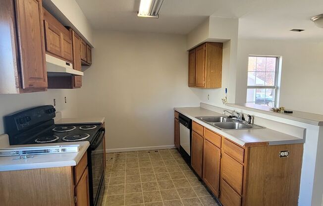 3 beds, 2 baths, $1,450, Unit 2411 Santa Rosa Ct