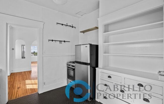 1 bed, 1 bath, 872 sqft, $2,595, Unit 302