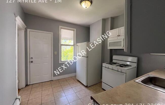 127 MYRTLE AVE