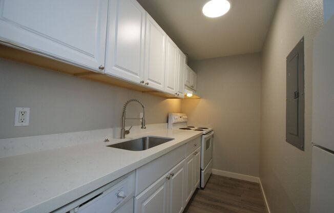 1 bed, 1 bath, 720 sqft, $1,625, Unit 24