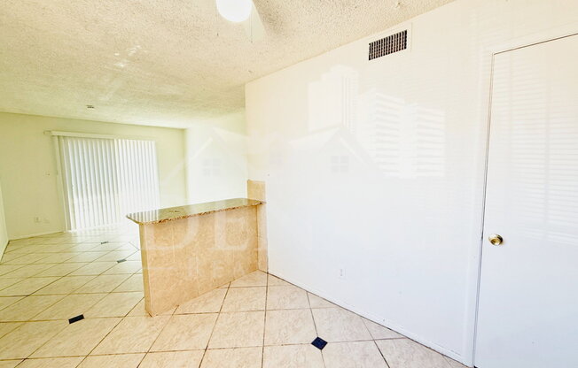 2 beds, 1 bath, 792 sqft, $1,095