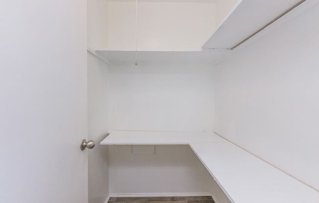 2 beds, 1 bath, 970 sqft, $1,575