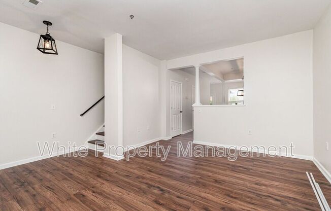 529 E 9 ST