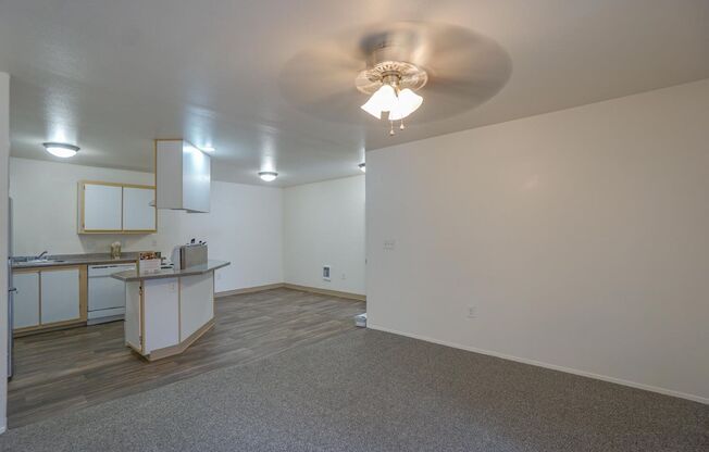 3 beds, 2 baths, 1,013 sqft, $2,050, Unit 03*