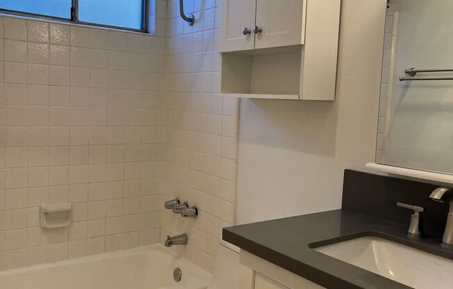 1 bed, 1 bath, 675 sqft, $2,200, Unit 5