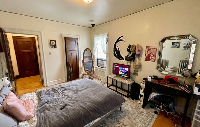 1 bed, 1 bath, $1,015, Unit 208