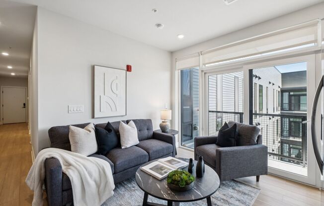 2 beds, 1 bath, 779 sqft, $1,750, Unit 105