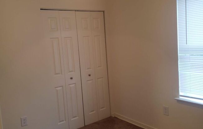 2 beds, 1 bath, $1,200