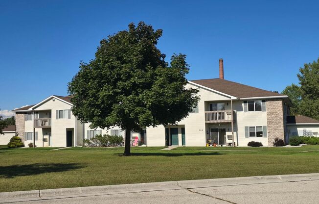 2 beds, 1 bath, 856 sqft, $1,259, Unit PL   7506