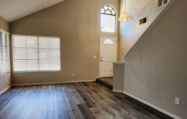 Corner Lot, 3BD, 2.5BA Home in Lake Elsinore