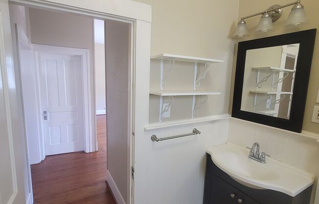 2 beds, 1 bath, $1,150