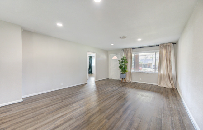 6026 CLAREWOOD DR