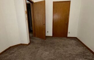 1 bed, 1 bath, $550, Unit 107