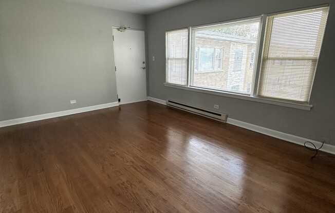 7632 N Milwaukee Ave 3B