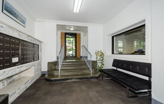 Studio, 1 bath, 313 sqft, $1,350, Unit 103