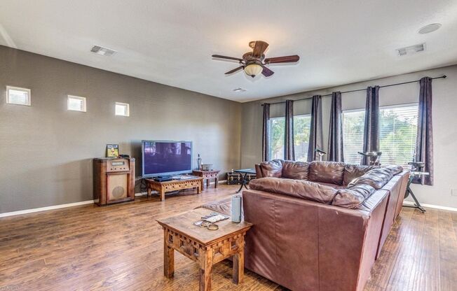 Gorgeous 5 Bedroom 3.5 Bath Stetson Valley Home with Private Pool close to Deem Hills Park