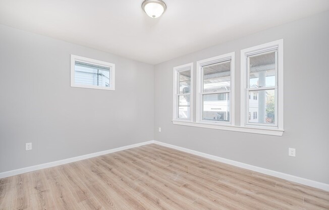 17 19 ALCOTT PARK