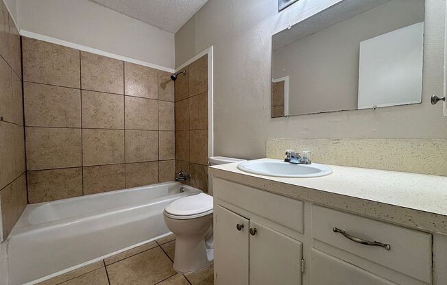 2 beds, 1 bath, 826 sqft, $950, Unit 1619