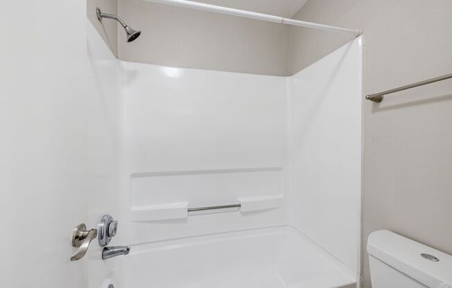 2 beds, 2 baths, 1,000 sqft, $1,450, Unit 2040