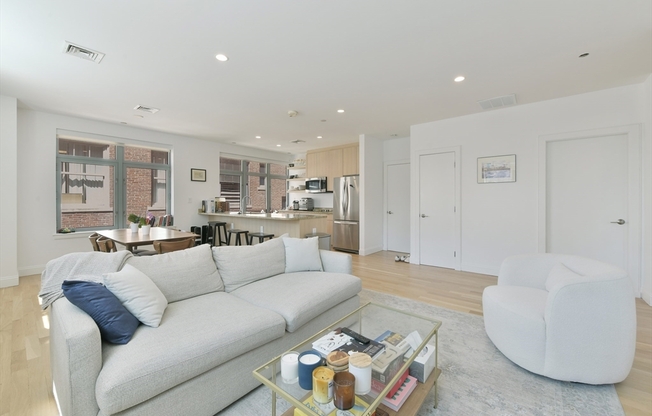 425 BOYLSTON ST