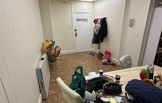 3 beds, 1 bath, 800 sqft, $3,650, Unit 2