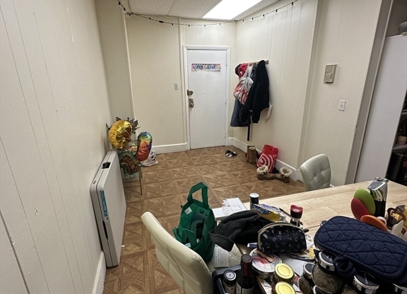 3 beds, 1 bath, 800 sqft, $3,650, Unit 2