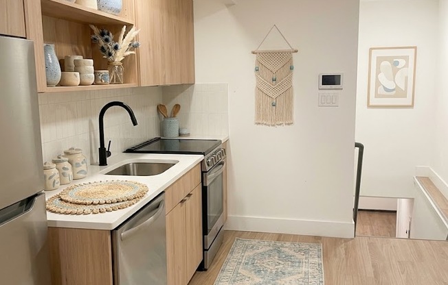 72 W 126 ST