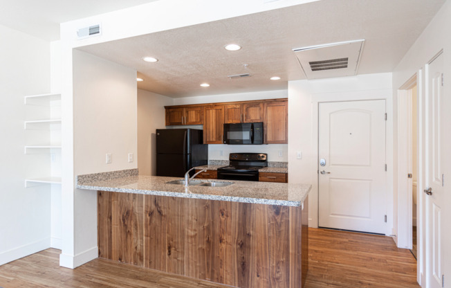 2 beds, 1 bath, 852 sqft, $1,400, Unit 503