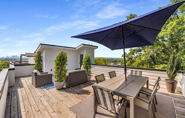 Prestine North Nashville 4 Bedroom Home With Rooftop Deck