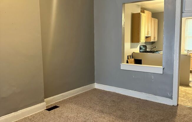 Spacious Rooms! W/D Hook Up! Available Now!