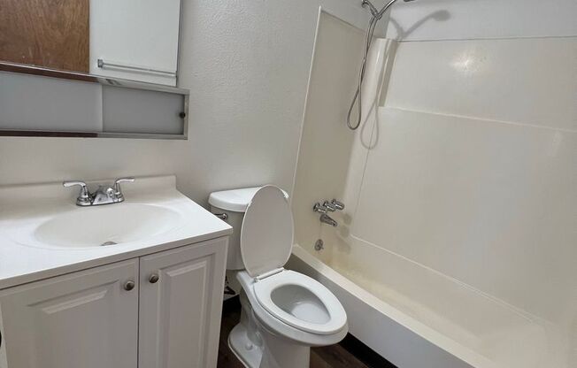 1 bed, 1 bath, 604 sqft, $655, Unit A202
