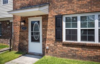 3 beds, 2.5 baths, $1,350