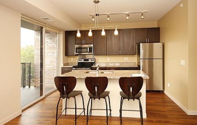 3 beds, 2 baths, 1,050 sqft, $2,500, Unit 312