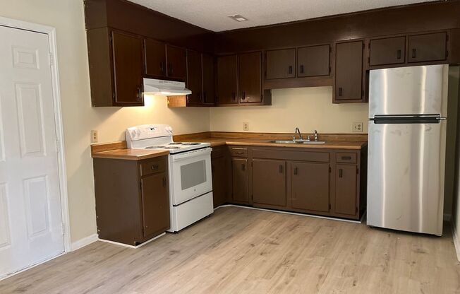 2 beds, 1.5 baths, 1,050 sqft, $1,400, Unit Unit D