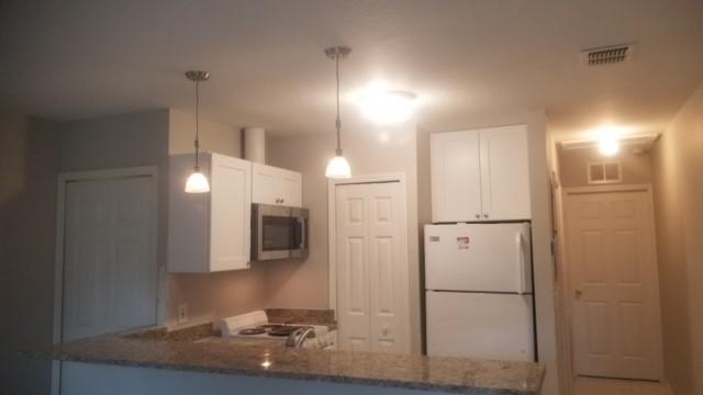 1 bed, 1 bath, 600 sqft, $1,300