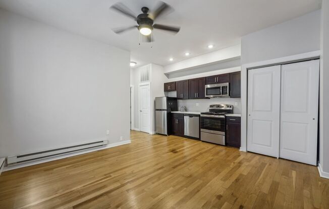 2 beds, 1 bath, 750 sqft, $1,595, Unit E Building 409R