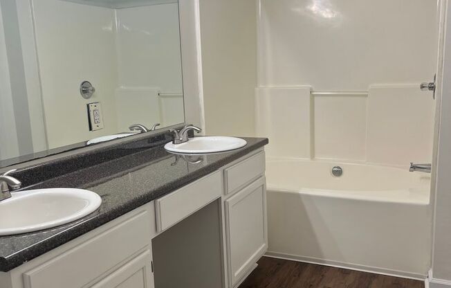 1 bed, 1 bath, 858 sqft, $1,550, Unit 515