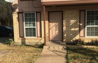 112 PEBBLE CREEK DR