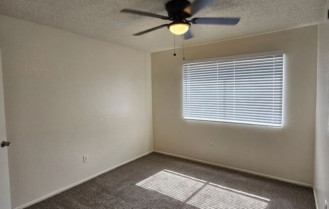 2 beds, 1 bath, 880 sqft, $1,195, Unit 208