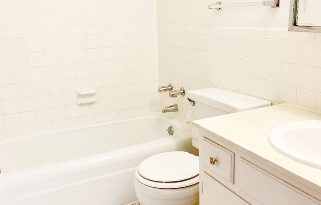 3 beds, 2 baths, 1,200 sqft, $1,345, Unit 17
