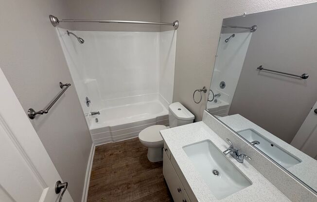 1 bed, 1 bath, 800 sqft, $2,450, Unit 5D